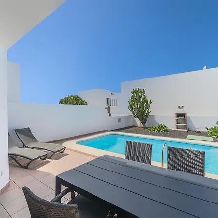 Villa Yaiza *